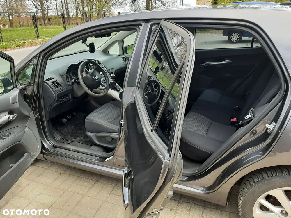 Toyota Auris 2.0 D-4D Travel - 9