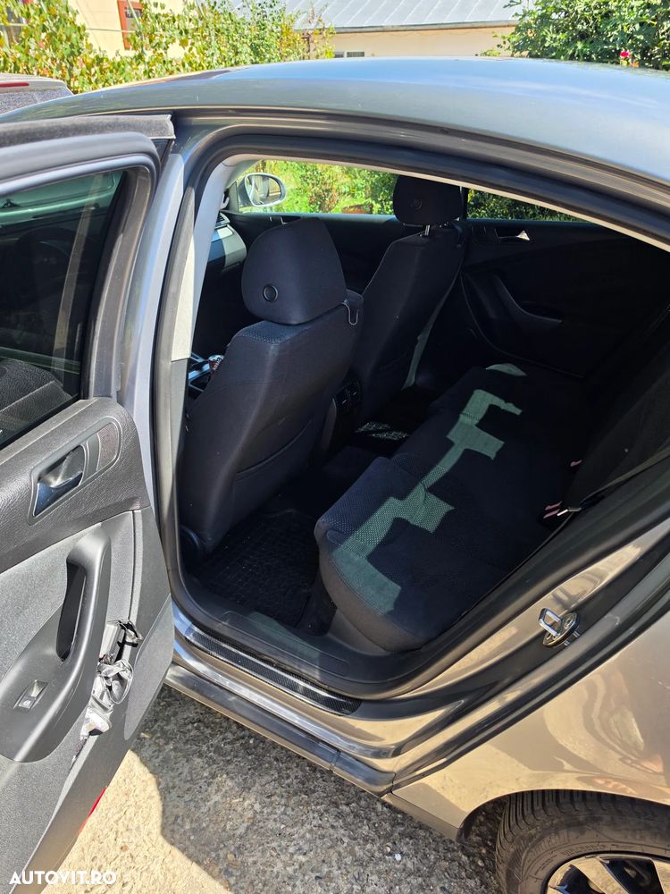 Volkswagen Passat - 5