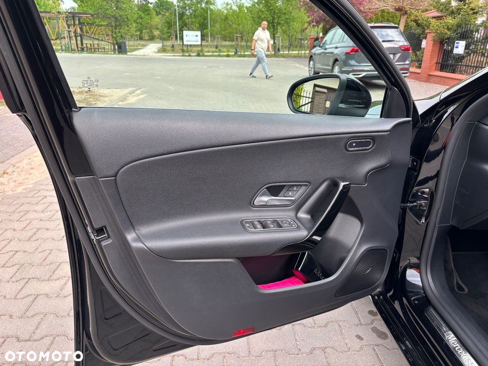 Mercedes-Benz Klasa A 180 Edition 1 7G-DCT - 12