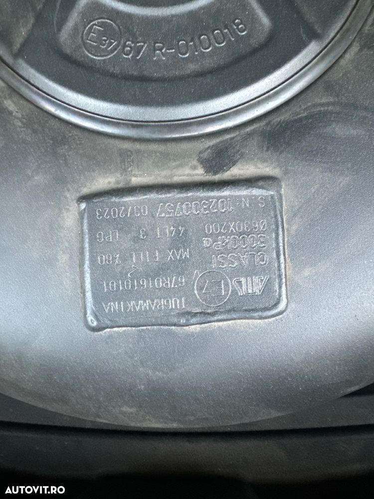 Toyota Auris 1.8 L VVT-i Hybrid Sol - 36