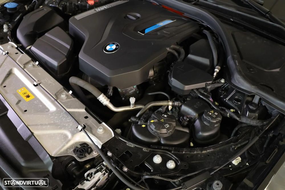 BMW 330 e Pack Desportivo M Auto - 11