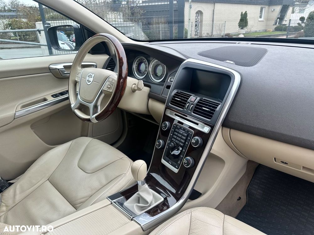 Volvo XC 60 D5 AWD Start-Stop Summum - 17