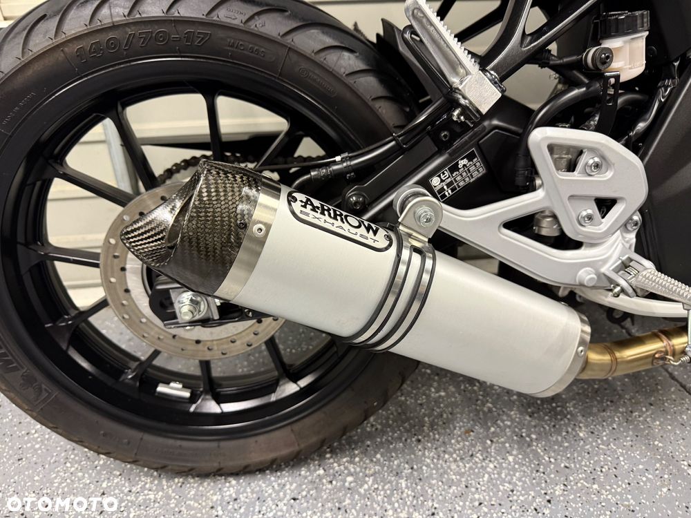 Yamaha MT - 7
