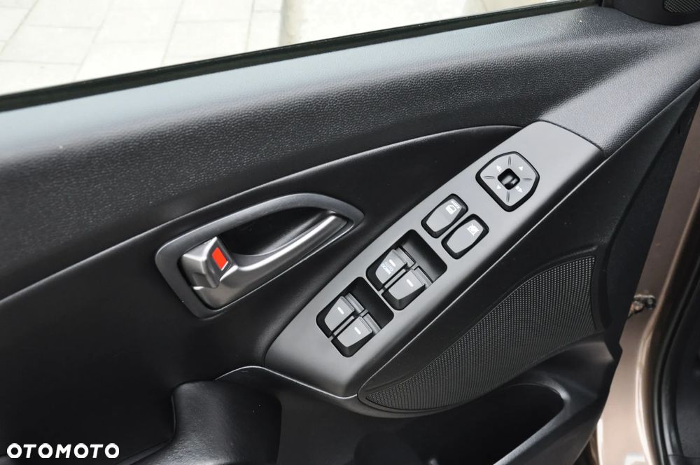 Hyundai ix35 1.7 CRDi 2WD Fifa World Cup Edition - 13