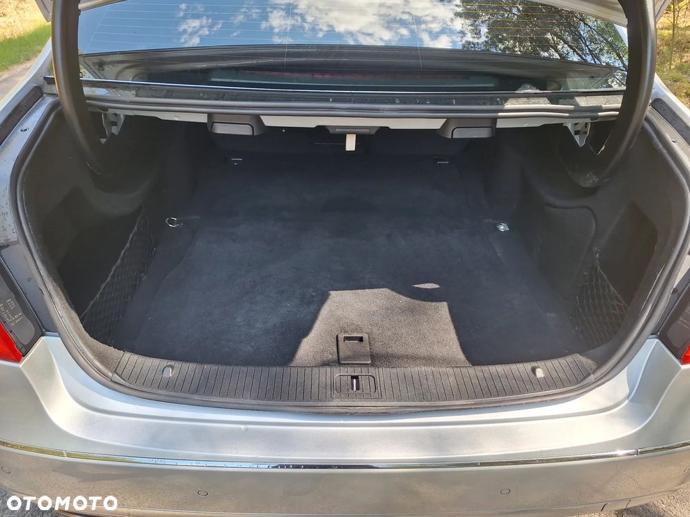 Mercedes-Benz Klasa E 200 CGI BlueEFFICIENCY 7G-TRONIC Elegance - 24