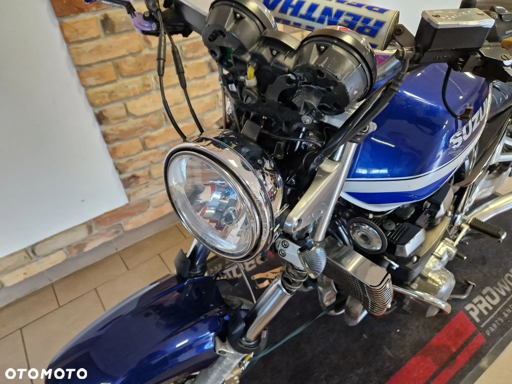 Suzuki GSX - 36