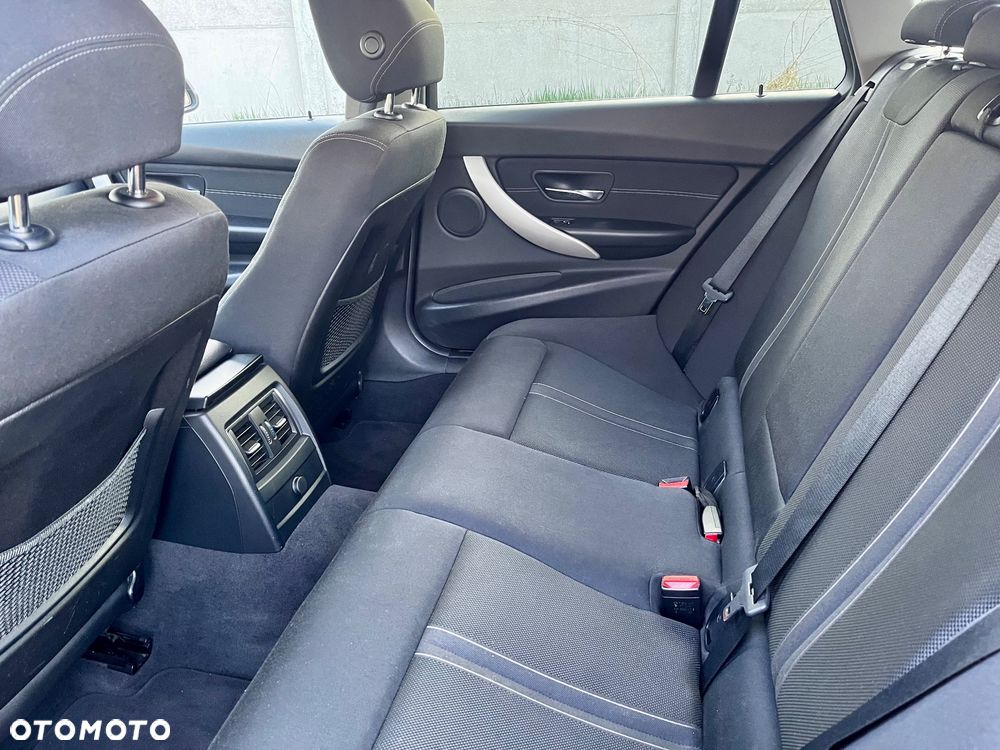 BMW Seria 3 320d Advantage - 10