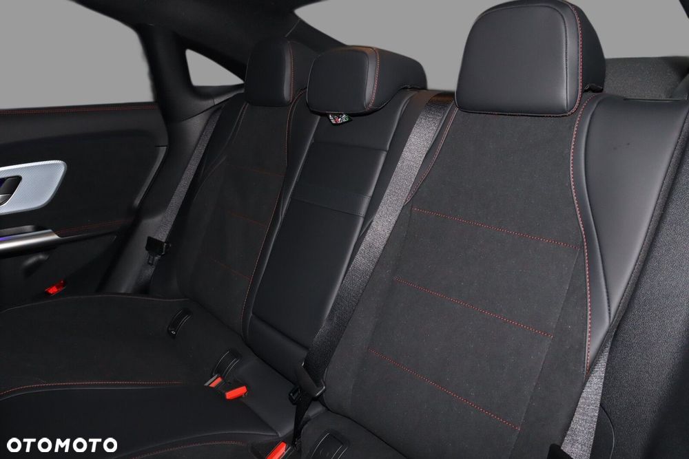 Mercedes-Benz CLA - 17