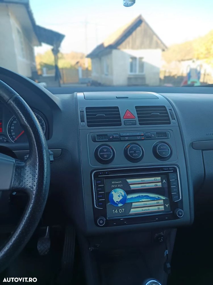 Volkswagen Touran 2.0 TDI DPF Cross - 8