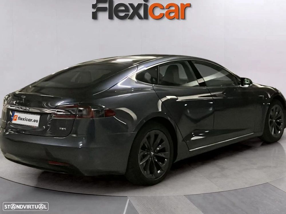 Tesla Model S - 4