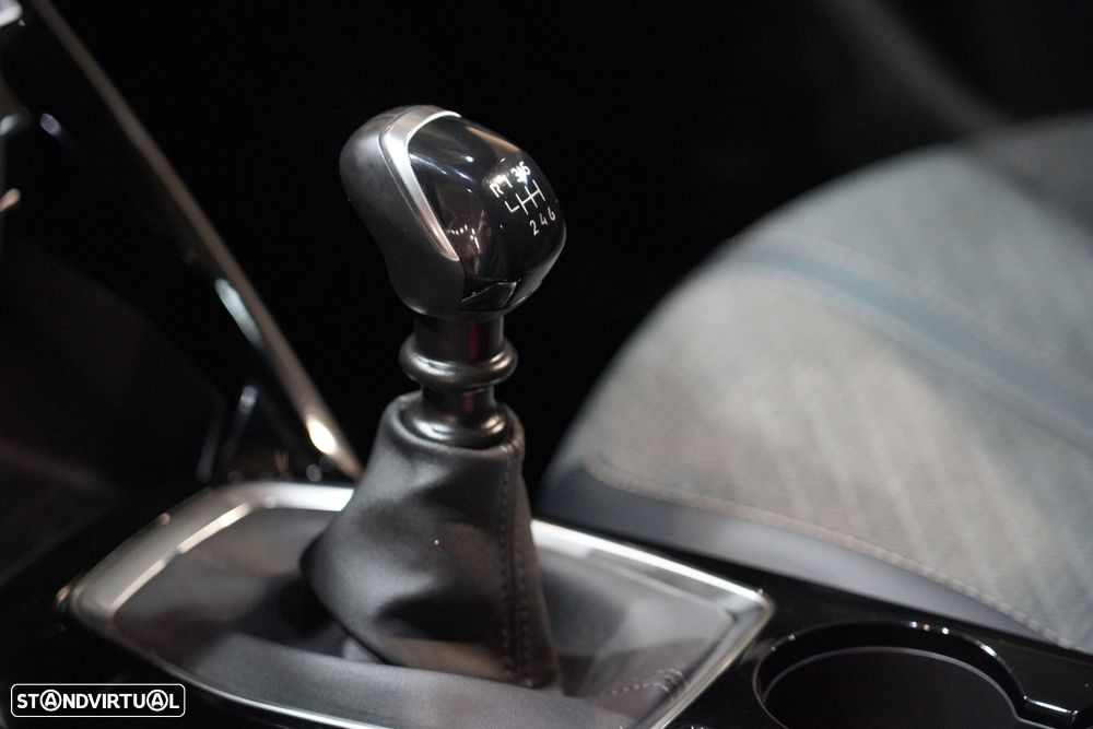 Peugeot 2008 PureTech 100 Allure - 17