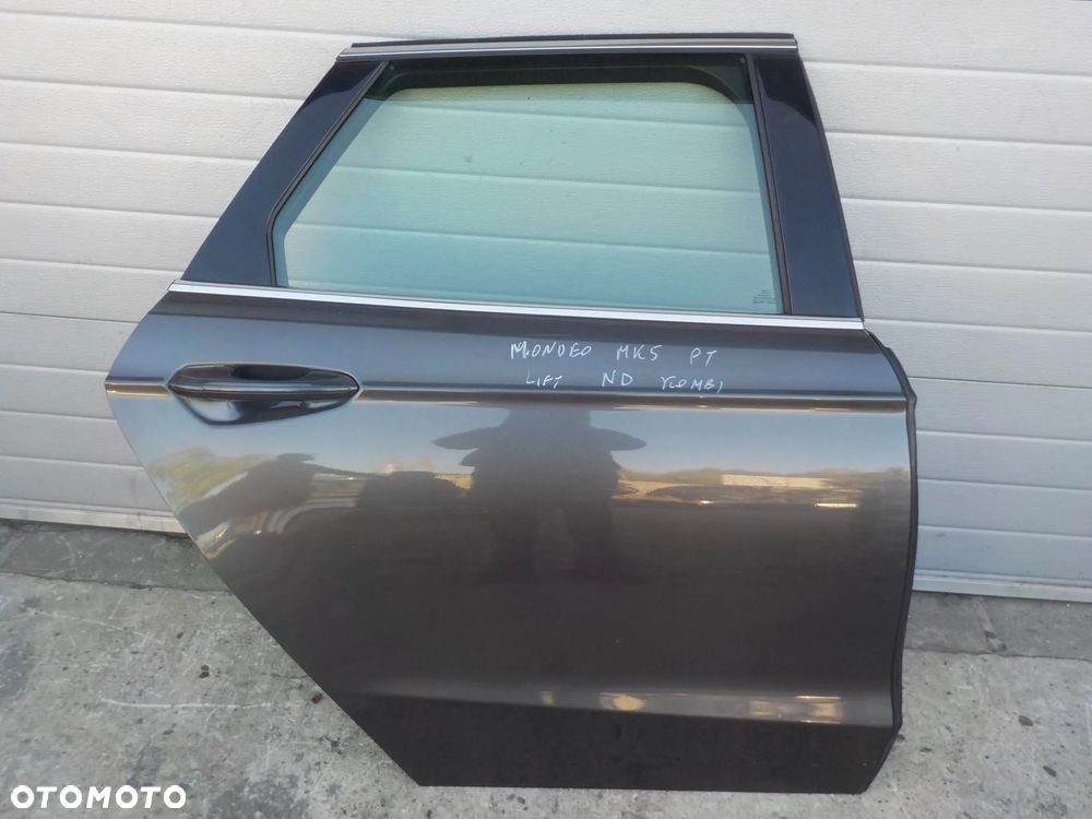 FORD MONDEO MK5 LIFT KOMBI DRZWI PRAWE TYŁ TYLNE KOLOR ND