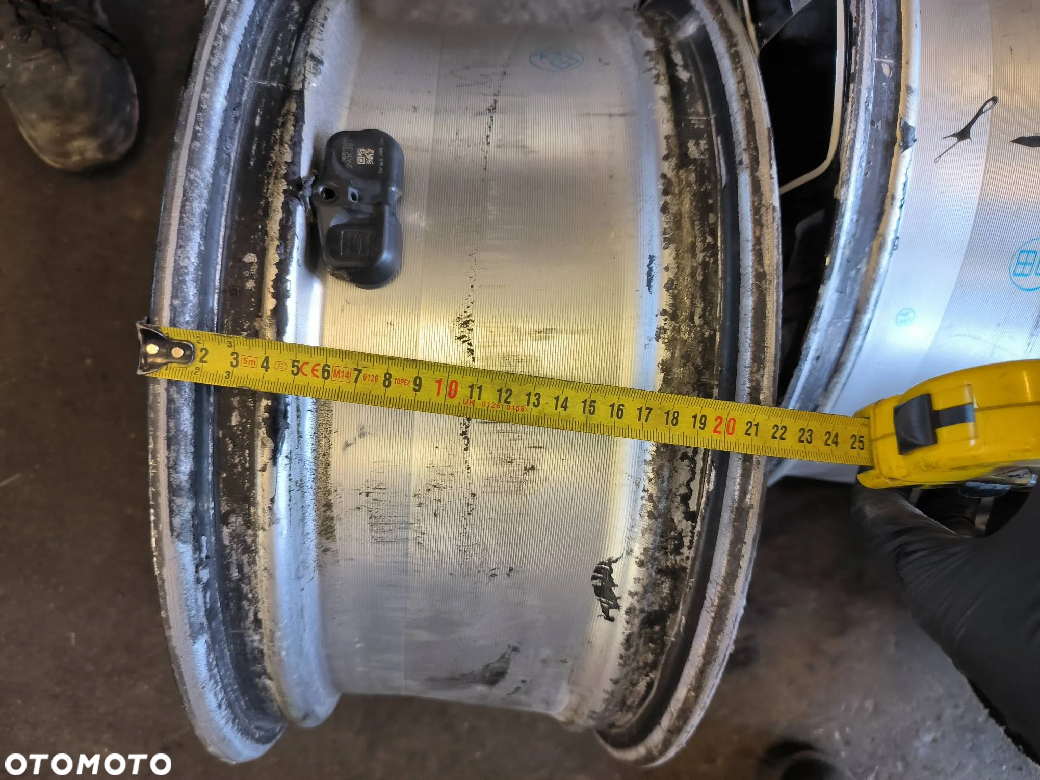Felgi aluminiowe R17 6x139.70 Kita Toyota FJ cruiser 4.0 V6 2007 - 5
