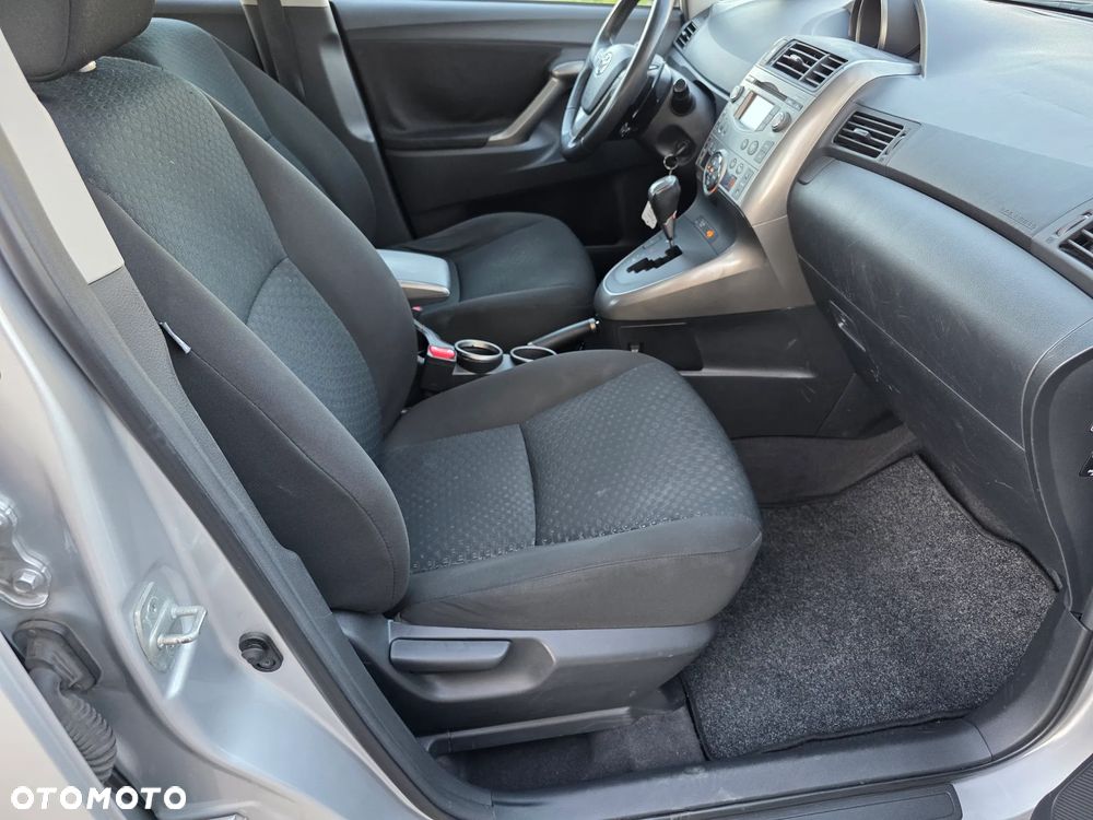 Toyota Verso 1.8 Multidrive Edition - 20
