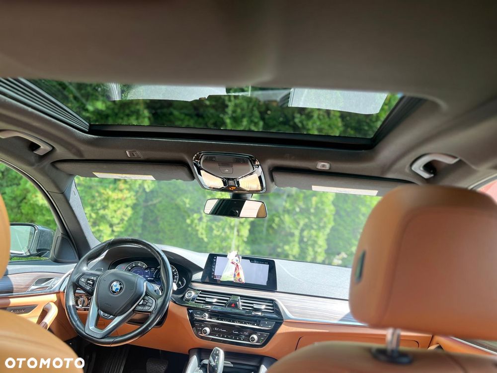 BMW Seria 5 530e iPerformance xDrive Luxury Line sport - 13
