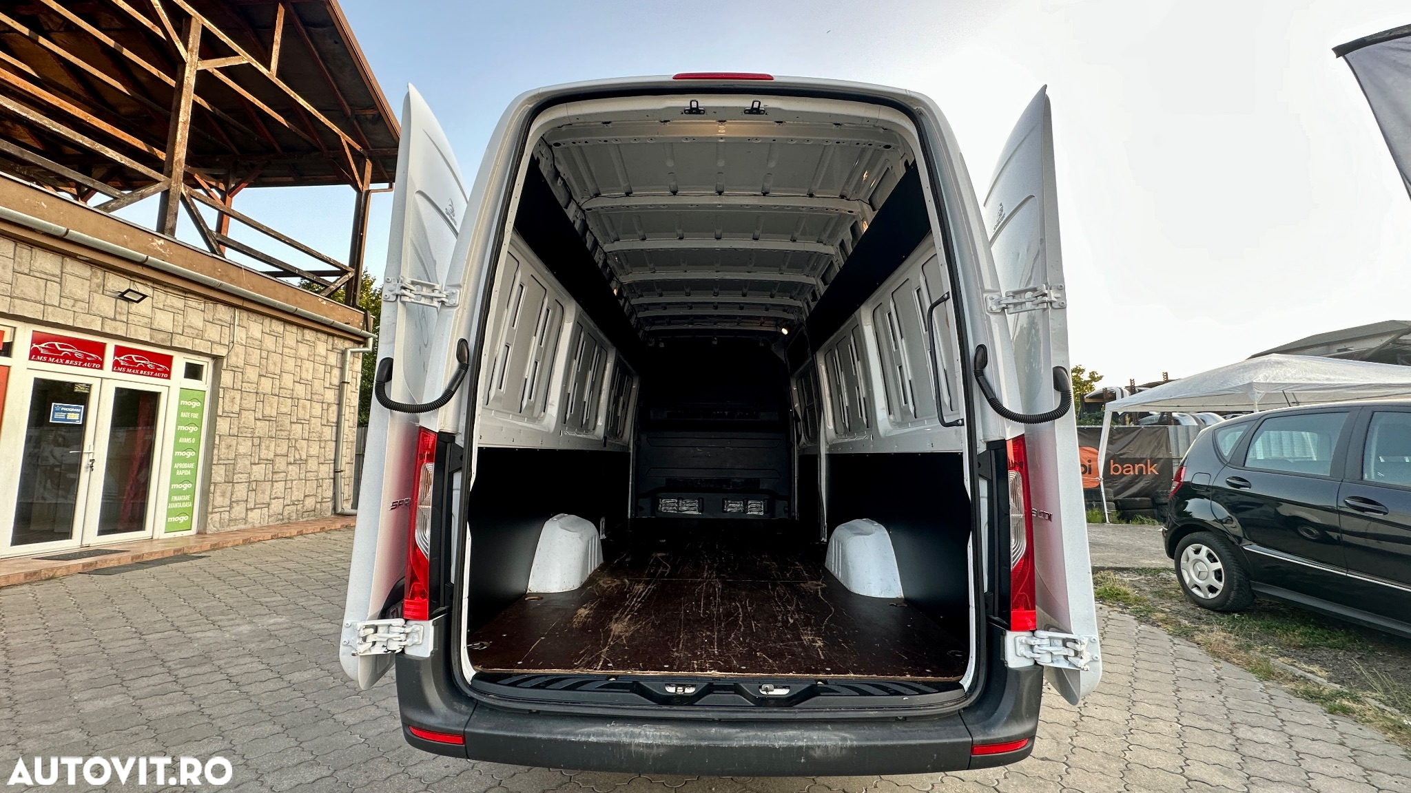 Mercedes-Benz Sprinter - 8