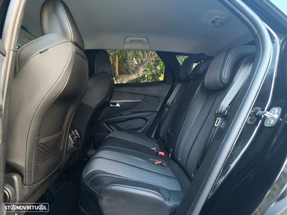 Peugeot 3008 1.6 Hybrid4 Allure Pack e-EAT8 - 18