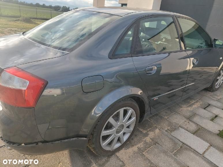 Audi A4 Limousine - 6