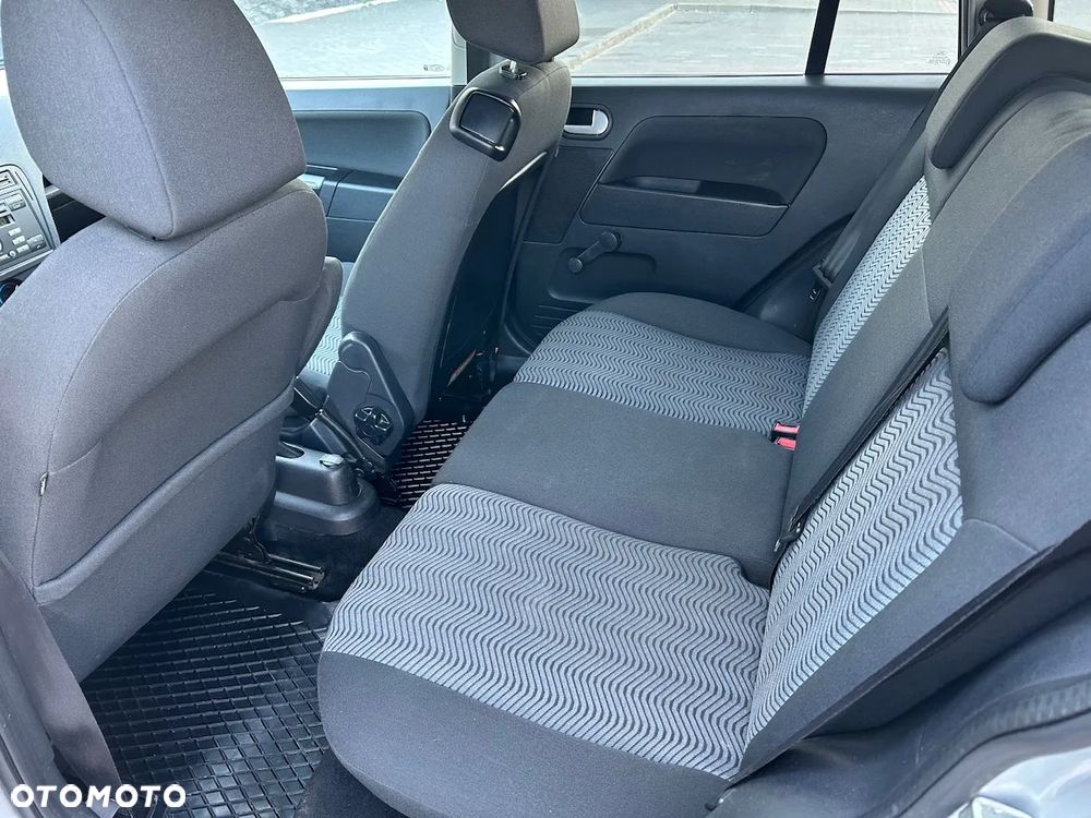 Ford Fusion 1.6 + - 12