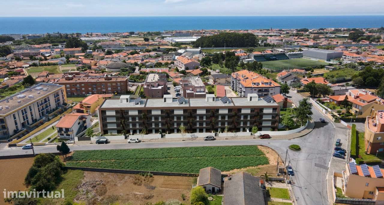 T3 COM 202 m², TERRAÇO, VARANDA E ESTACIONAMENTO PRIVATIVO | ARCOZELO - Grande imagem: 2/12