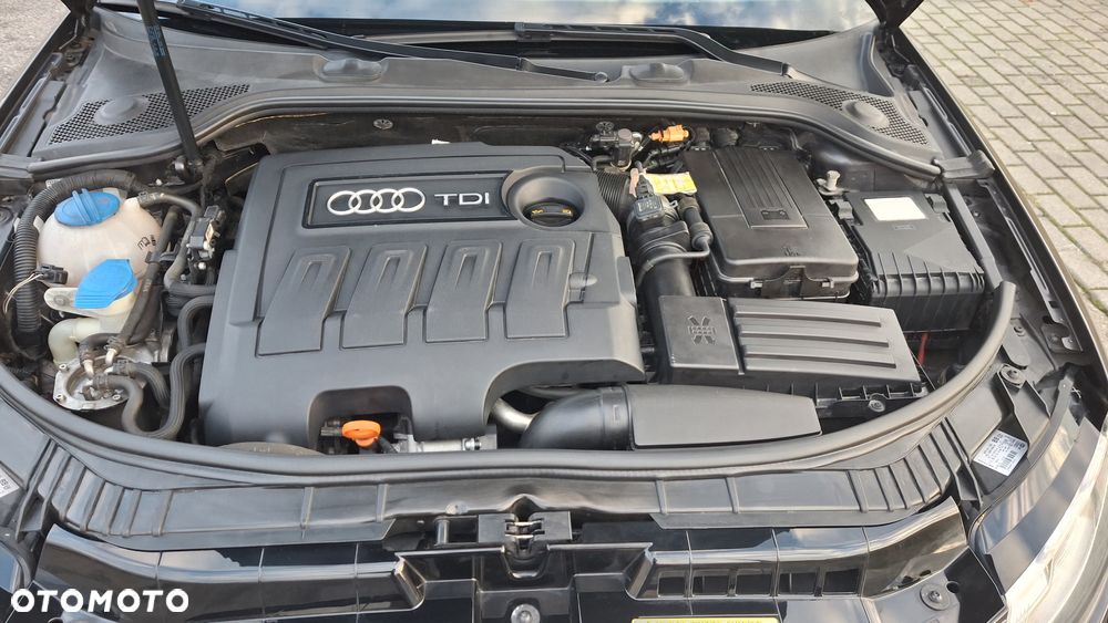 Audi A3 Sportback 1.6 TDI DPF Ambiente - 6