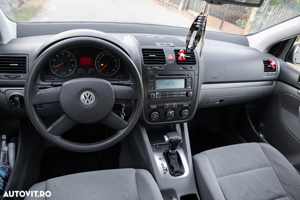 Volkswagen Golf - 11