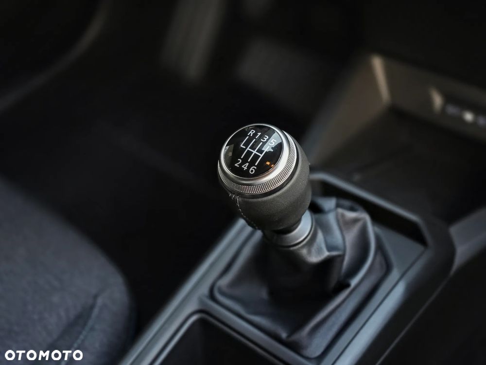 Renault Clio TCe 115 Evolution - 21