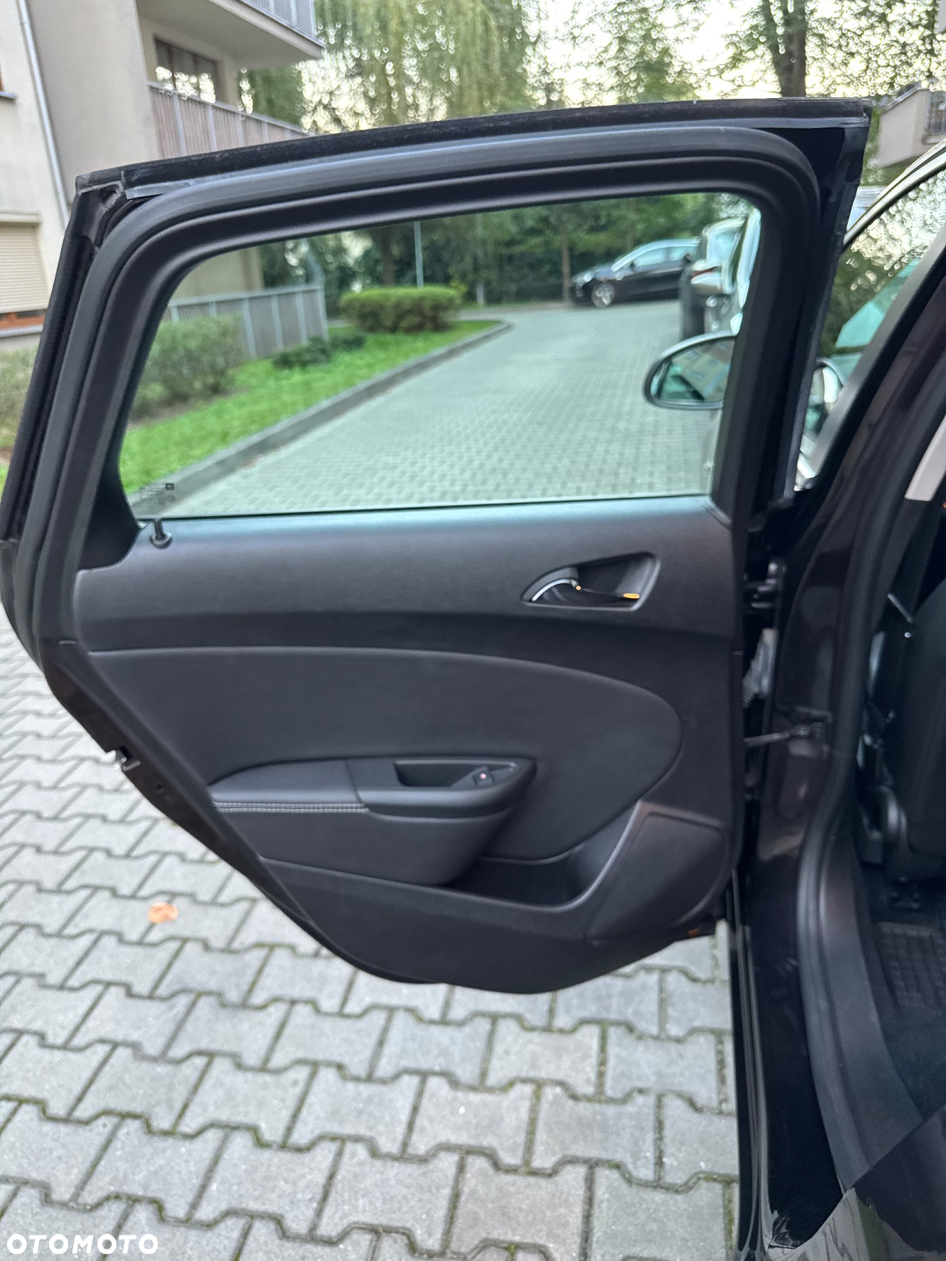 Opel Astra IV 1.4 T Cosmo - 19
