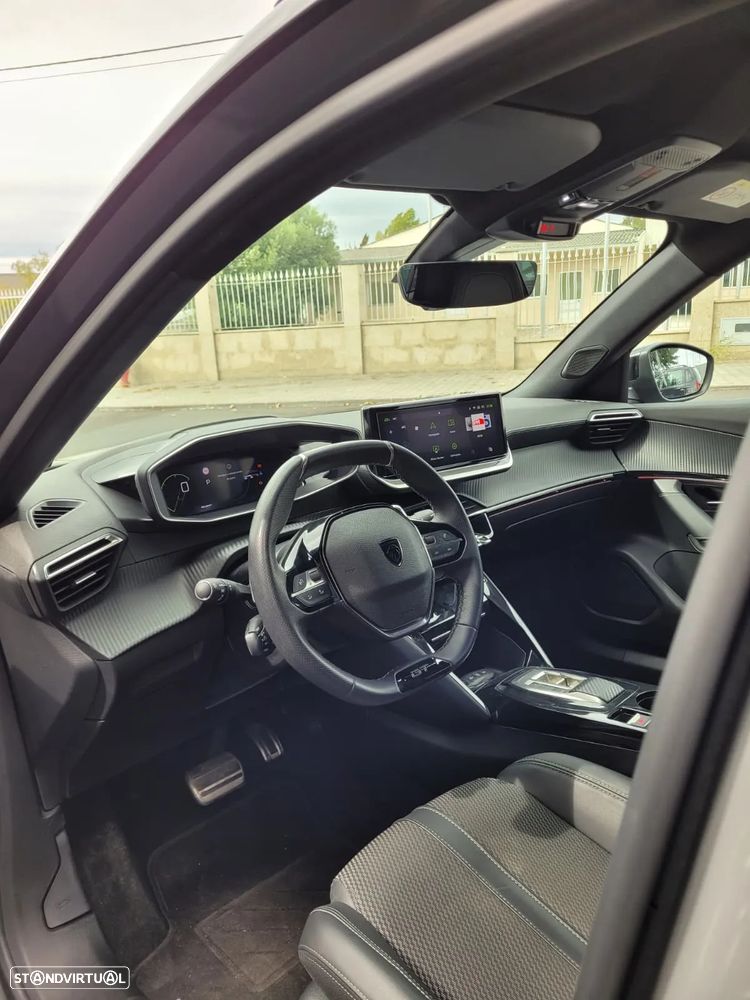 Peugeot 2008 1.2 PureTech GT EAT8 - 13