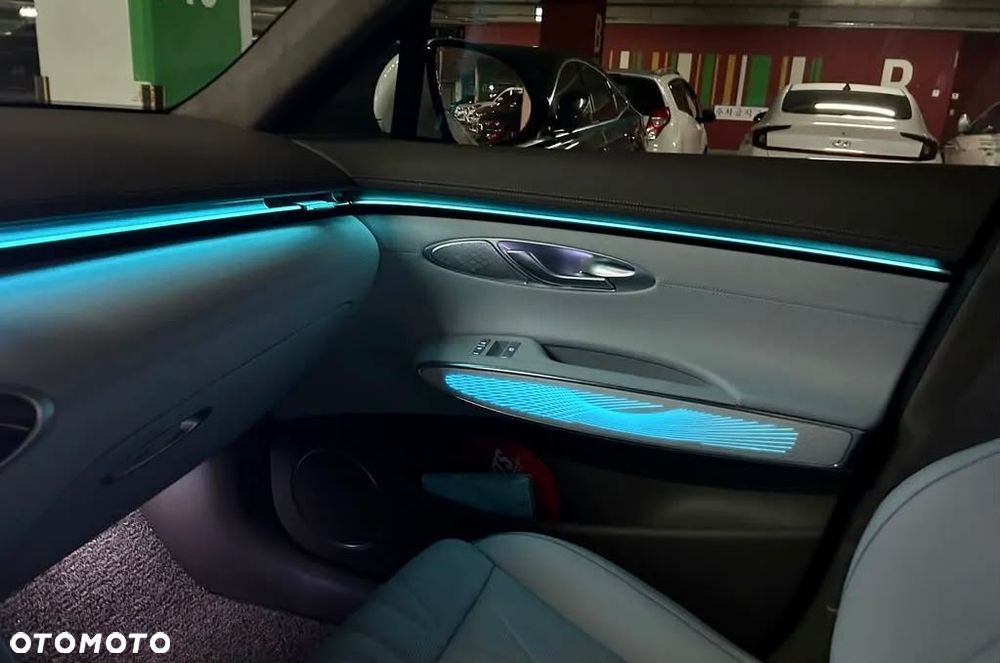 Genesis GV70 2.5T AWD AT8 Luxury Line - 34