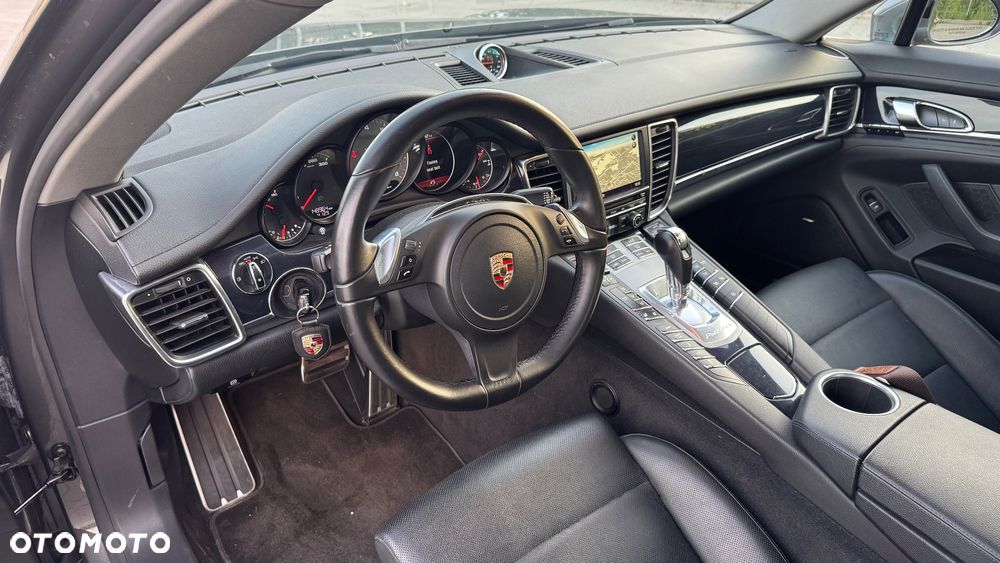 Porsche Panamera 4S - 13