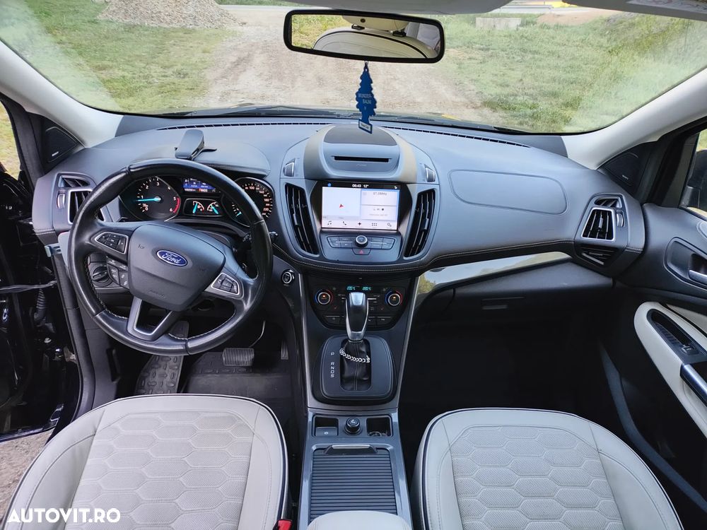 Ford Kuga 2.0 TDCi 4WD Powershift Vignale - 12