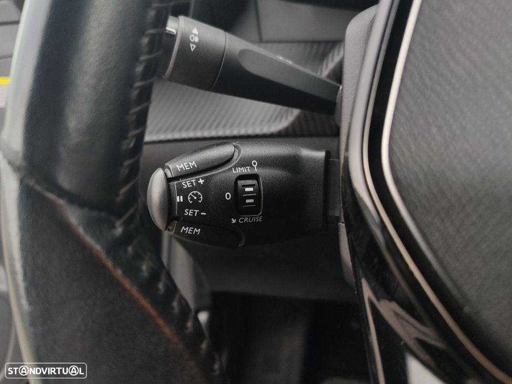Peugeot e-208 50 kWh Allure - 35