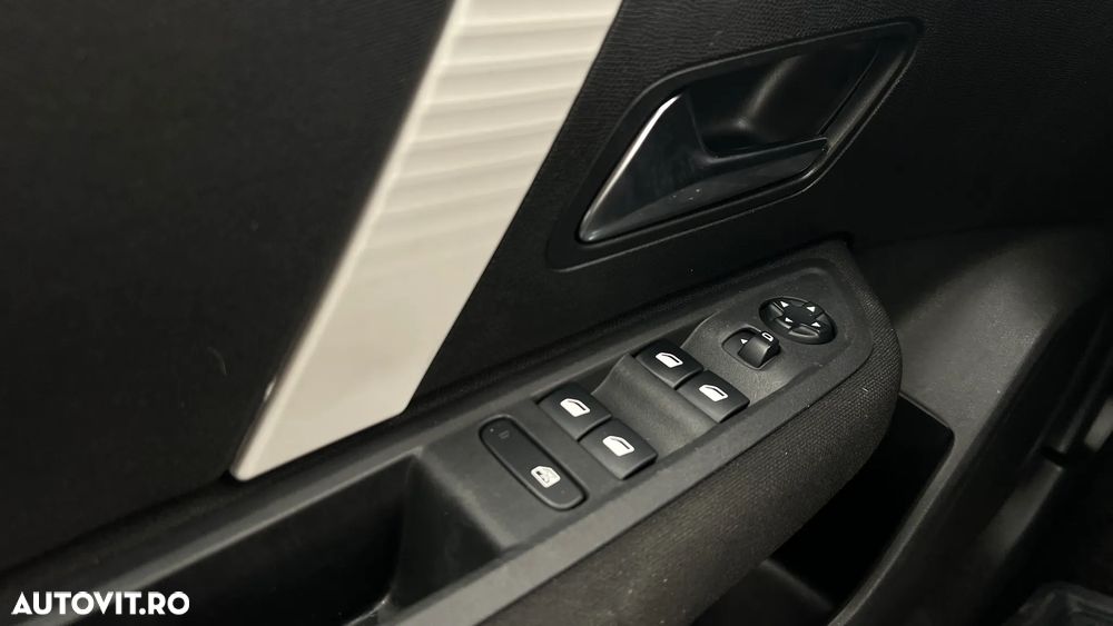 Citroën C4 BlueHDi 110 Stop&Start FEEL - 19