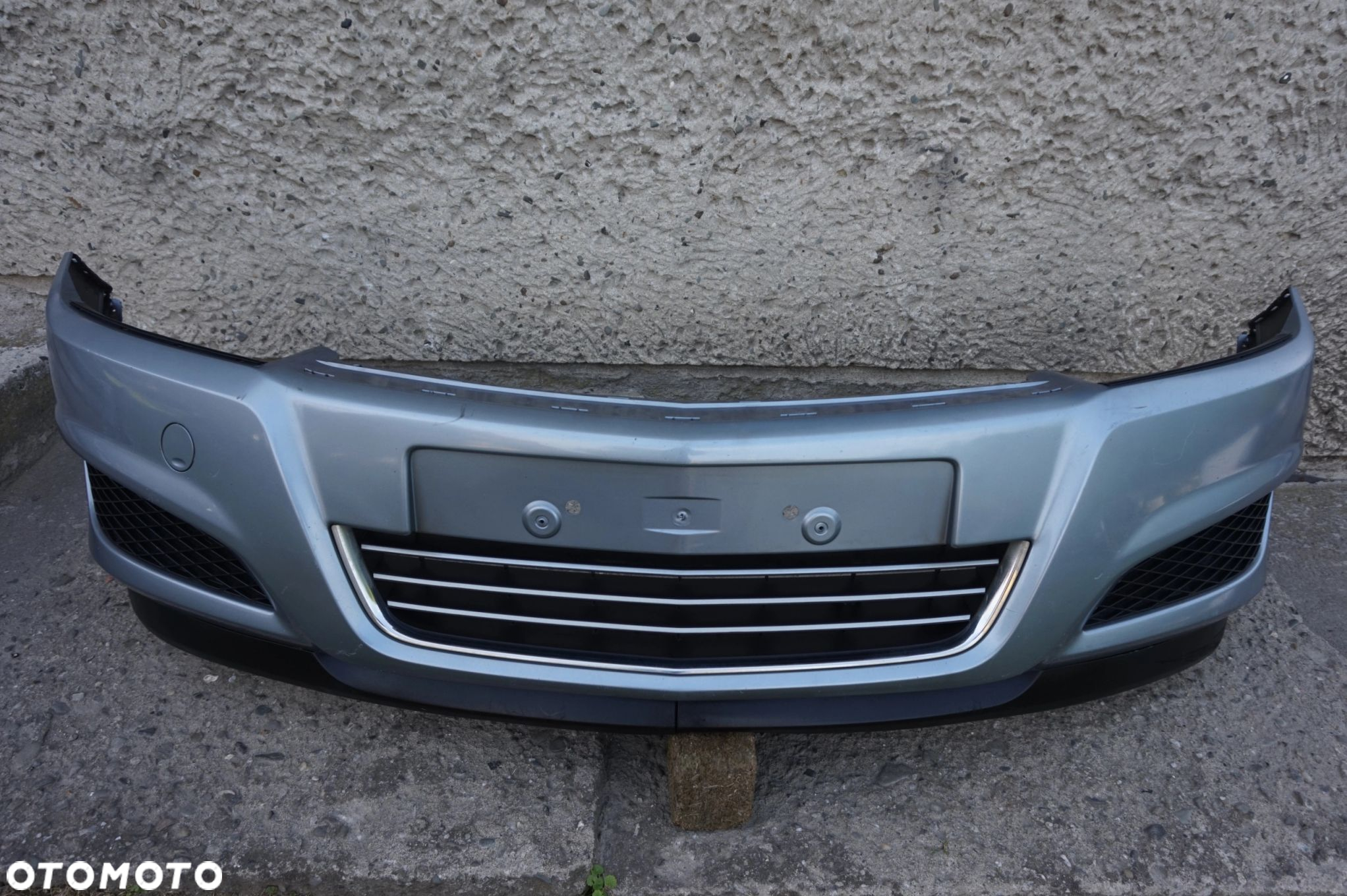 ZDERZAK PRZEDNI OPEL ASTRA III H 07/10r - 2