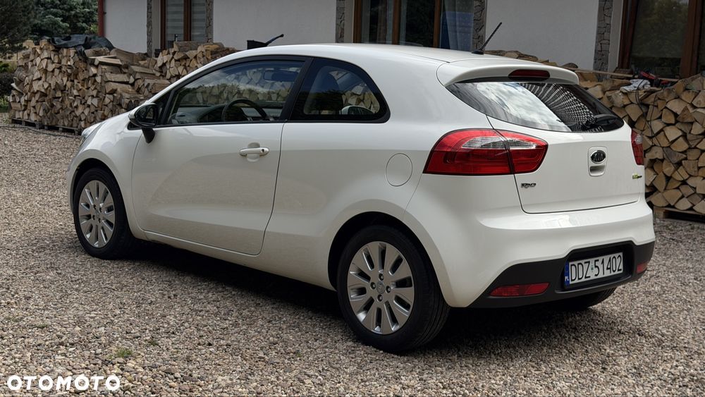 Kia Rio - 5