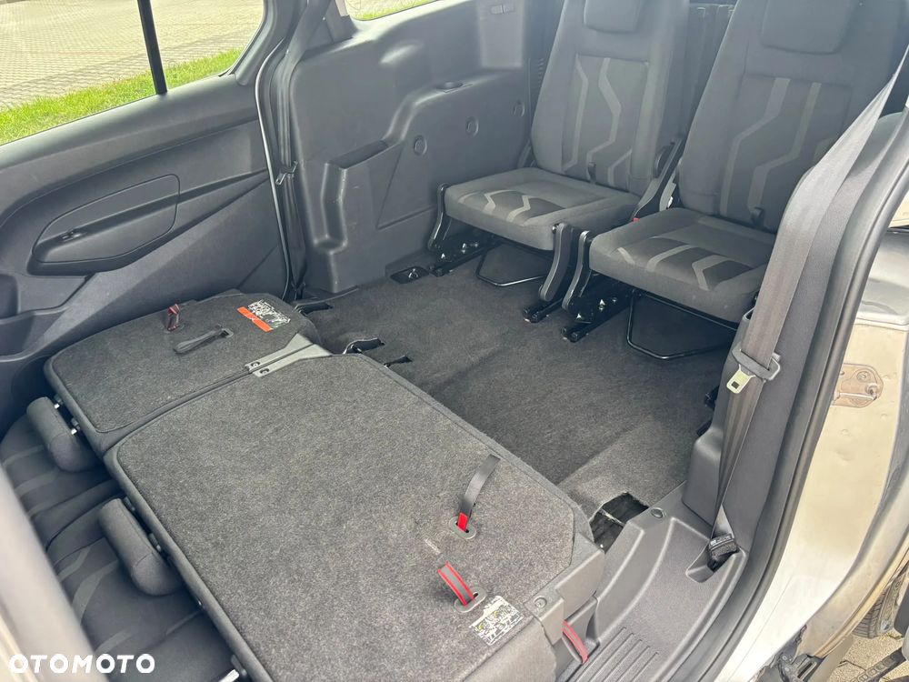 Ford Tourneo Connect Grand - 26