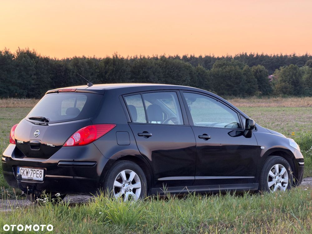 Nissan Tiida - 1