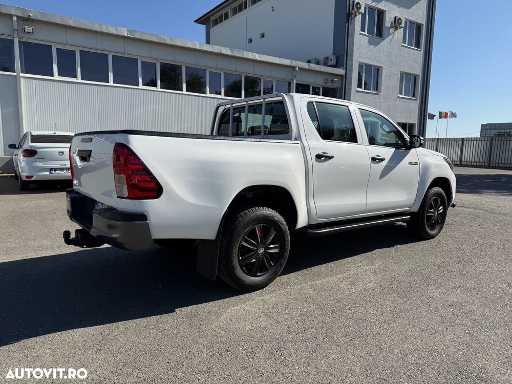 Toyota Hilux - 4