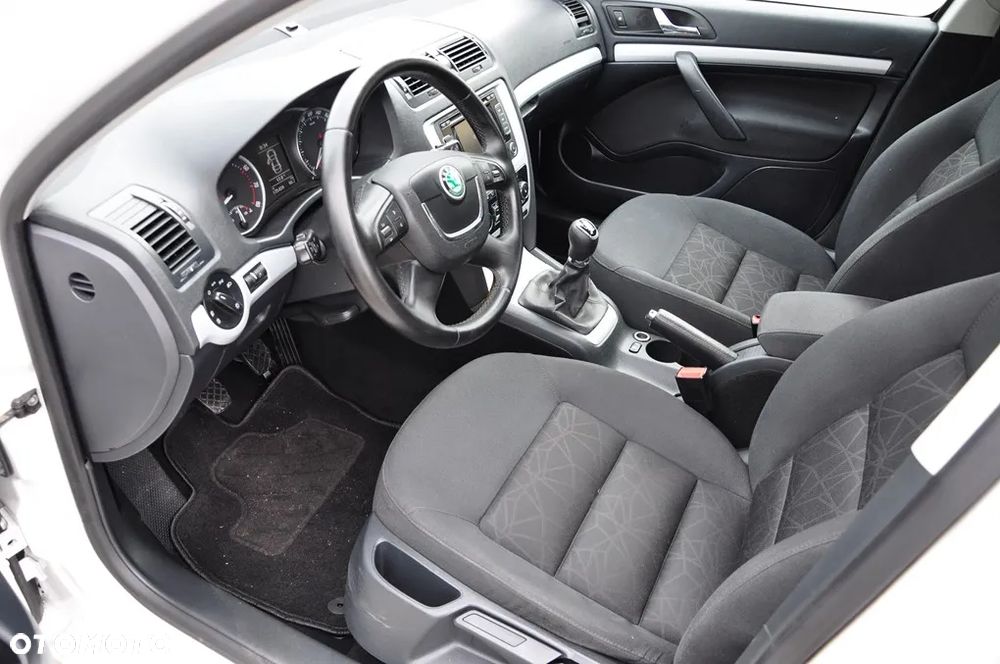 Skoda Octavia 1.4 TSI FAMILY - 30