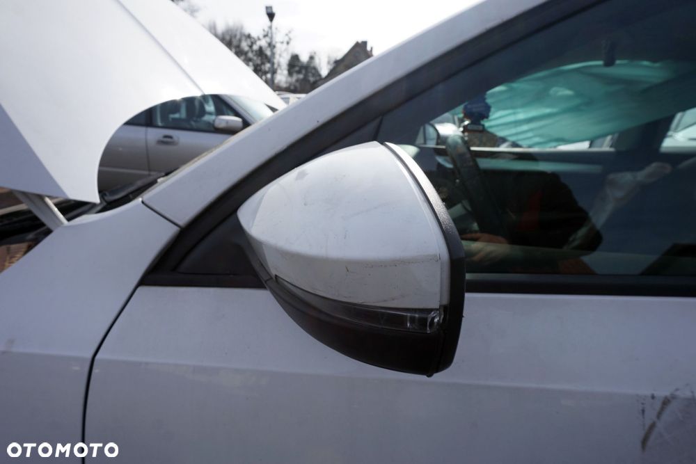 LUSTERKO ELEKTRYCZNE LEWE OCTAVIA III 5E3 LF9E 5E1857507N BIAŁY SKODA 2012-2016 - 2