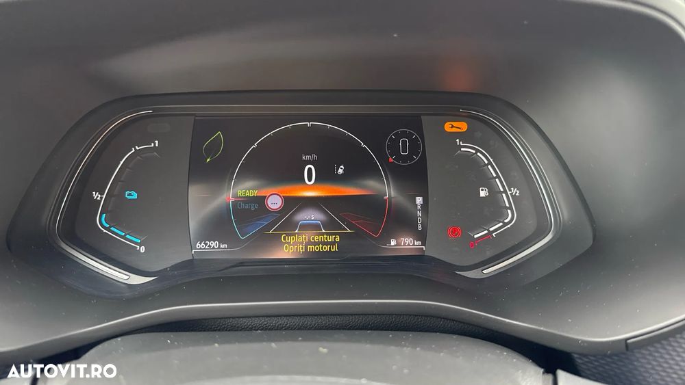 Renault Arkana E-TECH 145 Evolution - 12