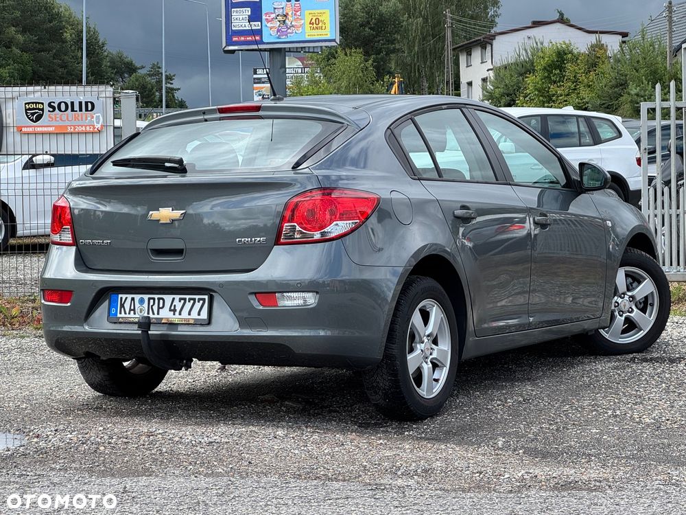 Chevrolet Cruze 1.6 LT+ - 11
