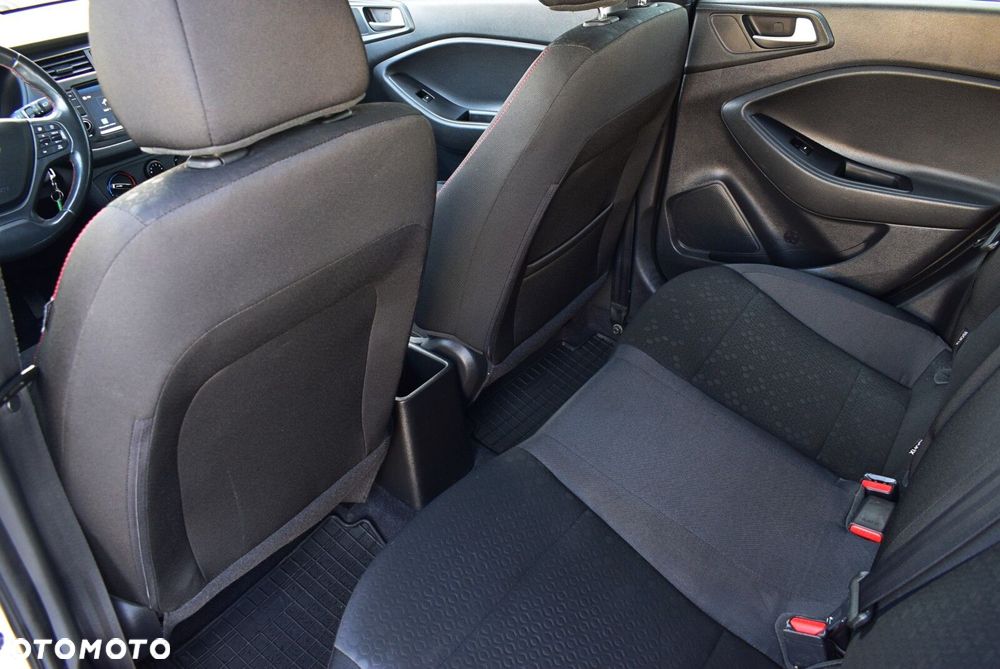 Hyundai i20 - 13
