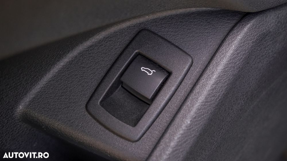 BMW X1 sDrive18d AT - 16
