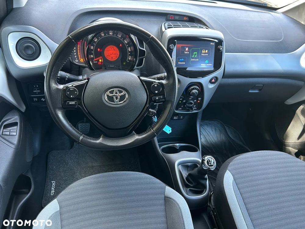 Toyota Aygo x-play - 15