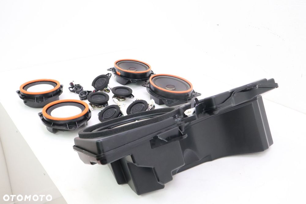 TOYOTA LAND CRUISER 150 17- ZESTAW GŁOŚNIKÓW JBL SUBWOOFER 8615060240, 8615060250 - 10