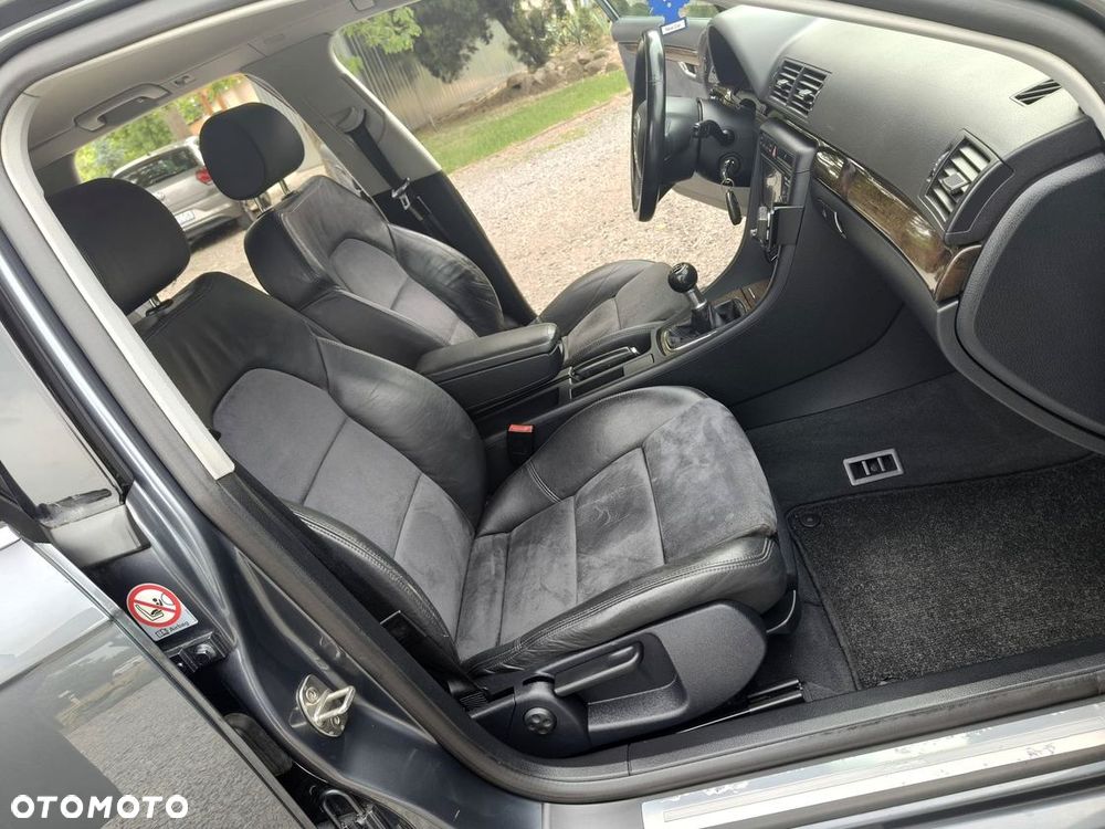 Audi A4 Avant 2.0 T FSI - 17