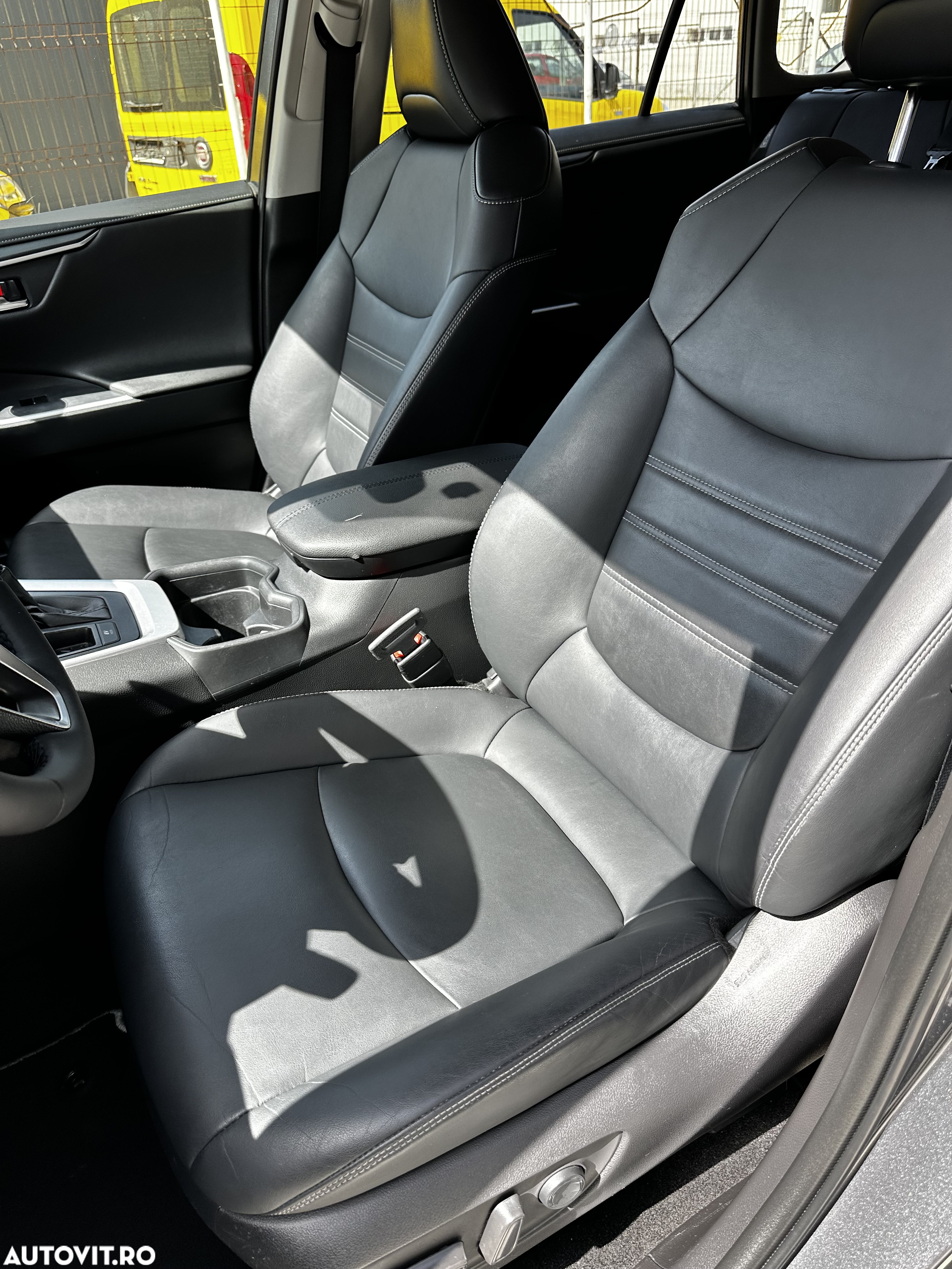 Toyota RAV4 - 3