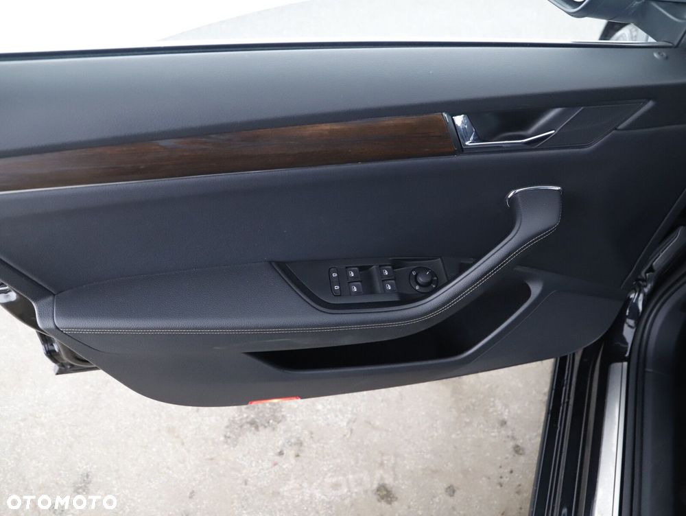 Skoda Superb 2.0 TDI SCR 4x4 Scout DSG - 16